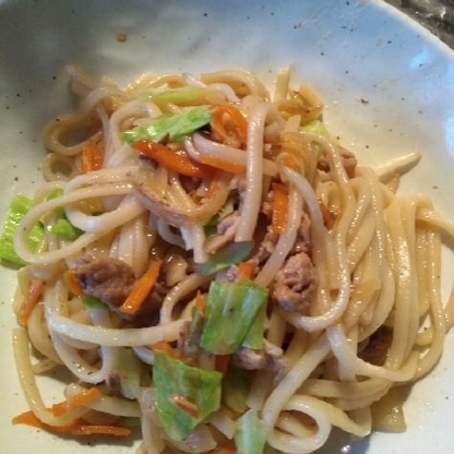 ゆでうどんとまた食感が違って美味しかったです！乾麺ならストックしておけるのでいつでもできていいですね！